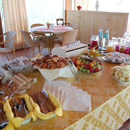 Club Ragno D'oro Hotell 3*