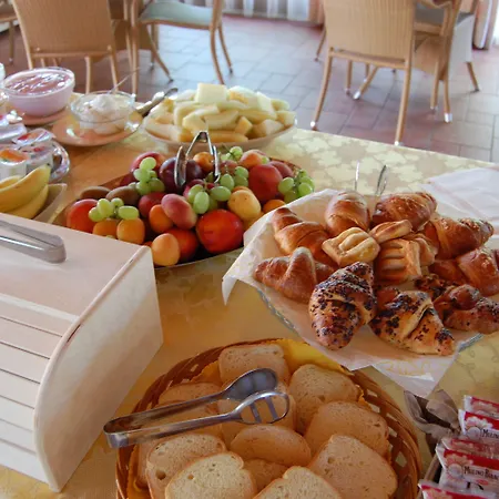 Club Ragno D'oro Hotell 3*